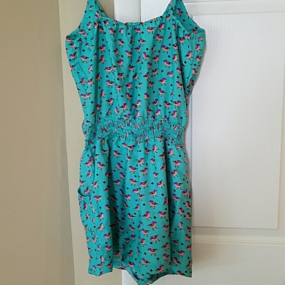 Like new, super cute romper, size Small - Picture 4 of 6